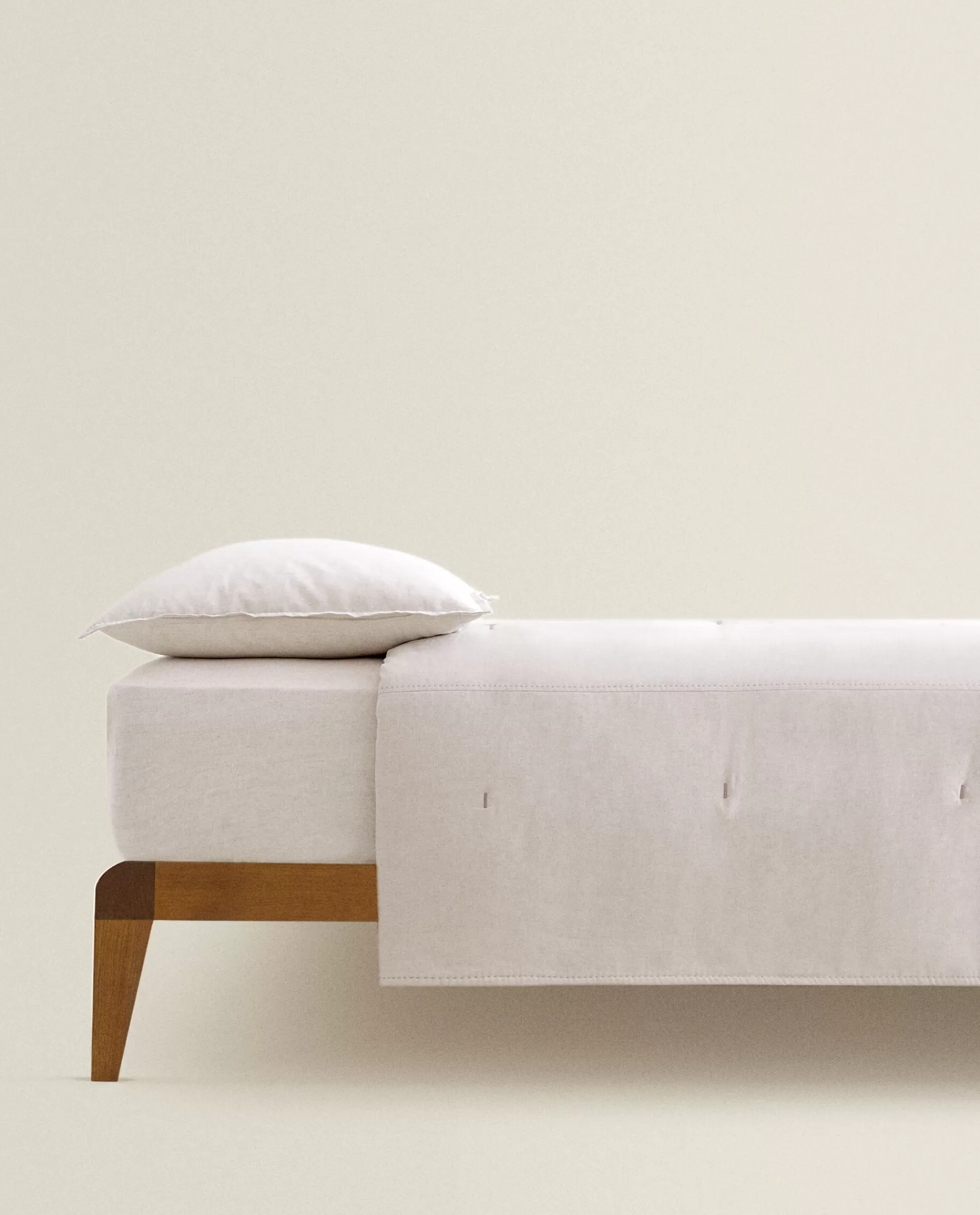 linen_cotton_quilt_3-1.webp ZARA Home Linen Cotton Quilt Natural Colour Discount