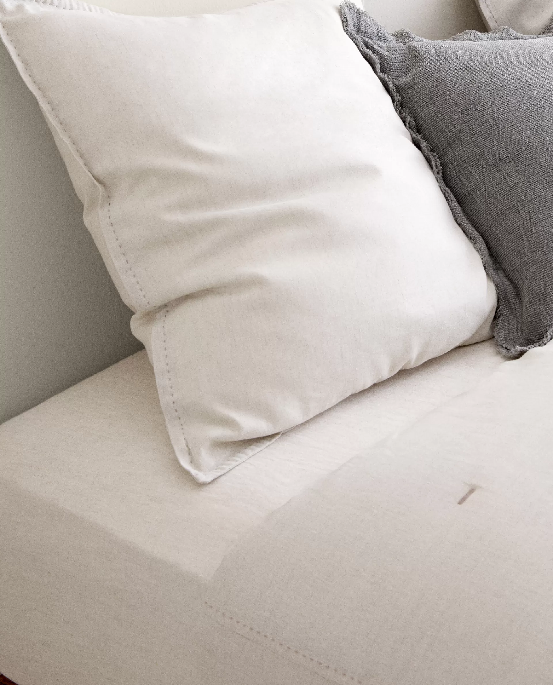 linen_cotton_quilt_4-1.webp ZARA Home Linen Cotton Quilt Natural Colour Discount