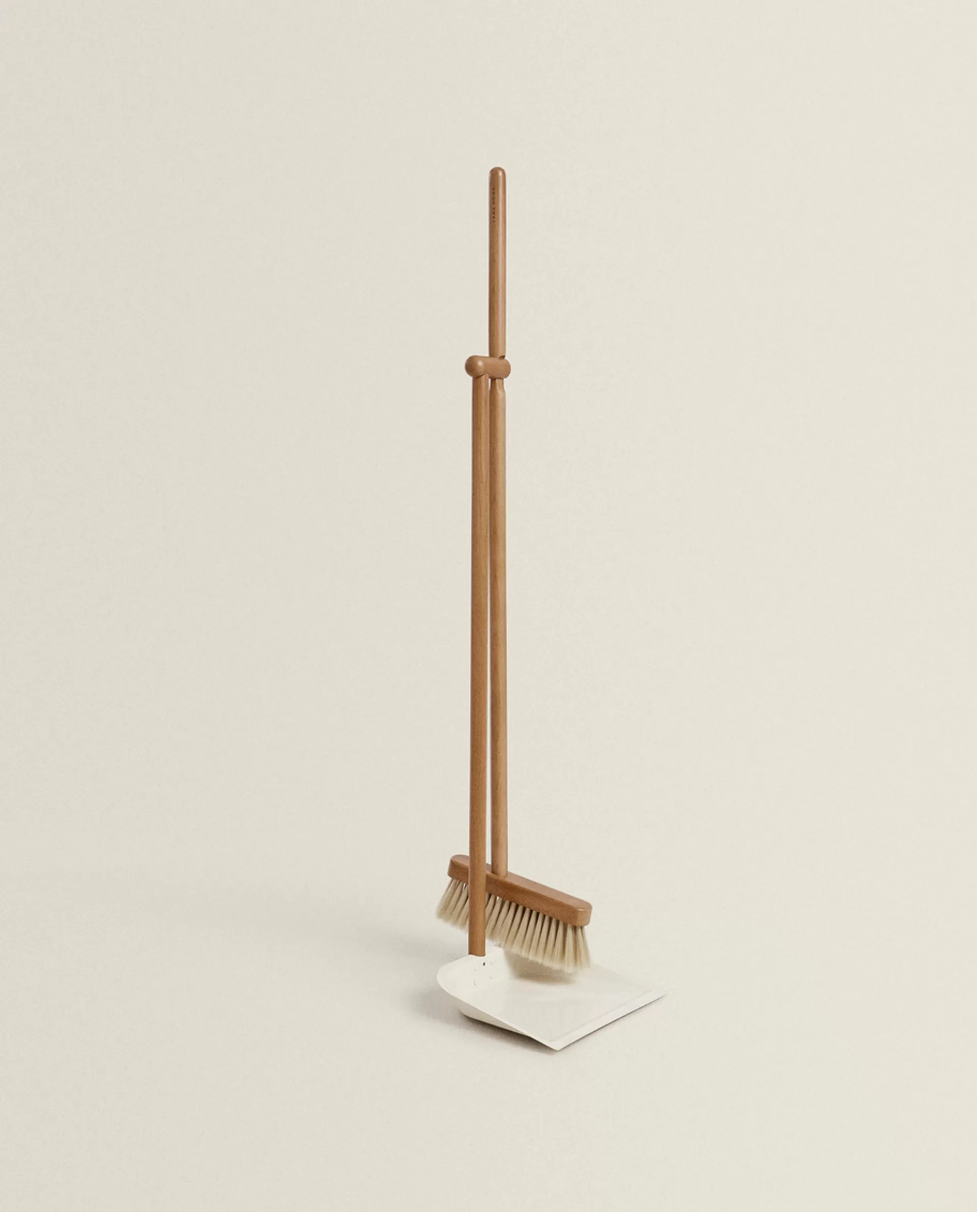 ZARA Home Wooden Dustpan And Brush Set White New